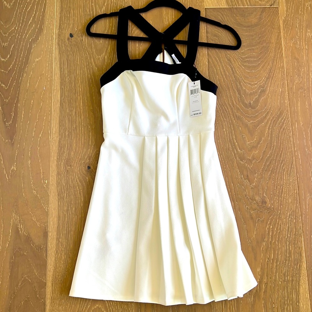 BCBG White snd Black dress NWT